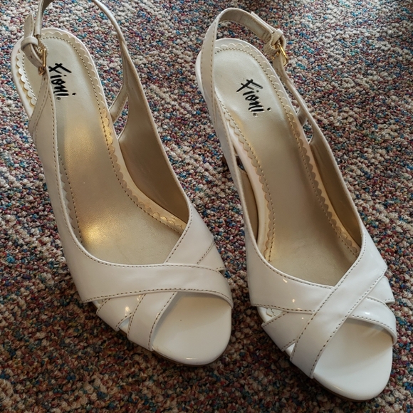 fioni shoes wholesale